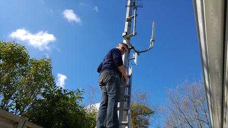 installation antenne sur pilône